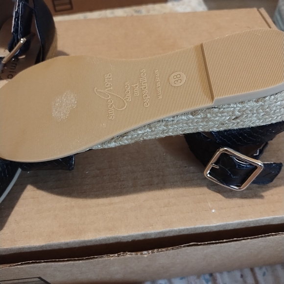 New Eric Michael sandal Black Women's Size 38 - Picture 6 of 7